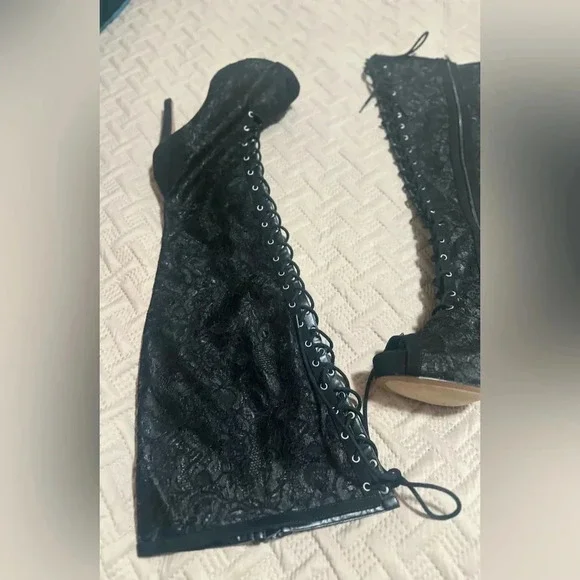 New-TORRID Black Lace Over The Knee Zipper Open Toe Boots. Size 9.5 Wide. - Picture 7 of 13
